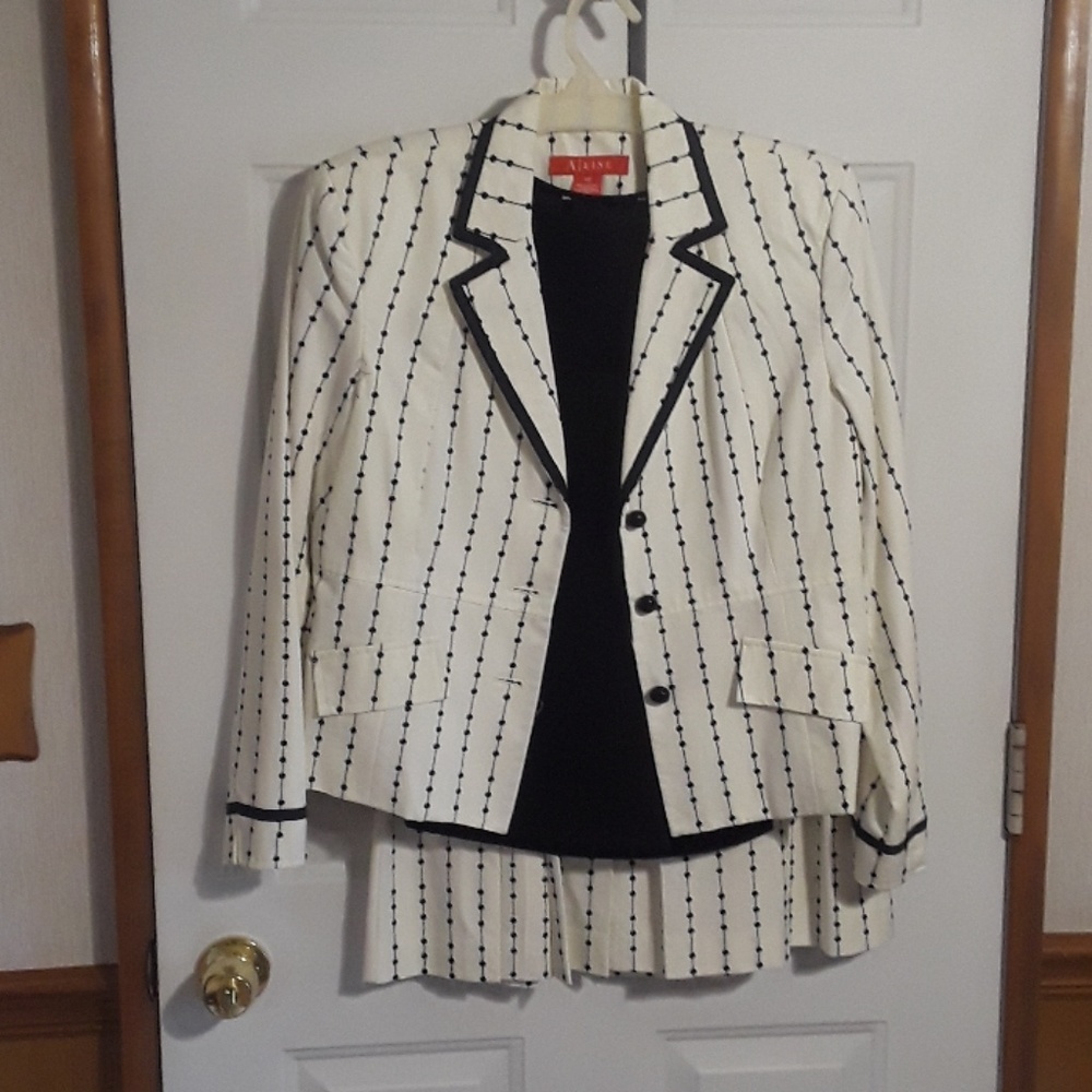 Ladies 3 piece outfit size 12